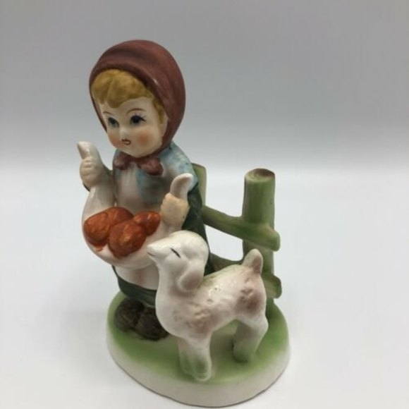 Vintage Porcelain Girl Figurine Carrying Fruit With Lamb, Unmarked 5" - EUC - Picture 2 of 12